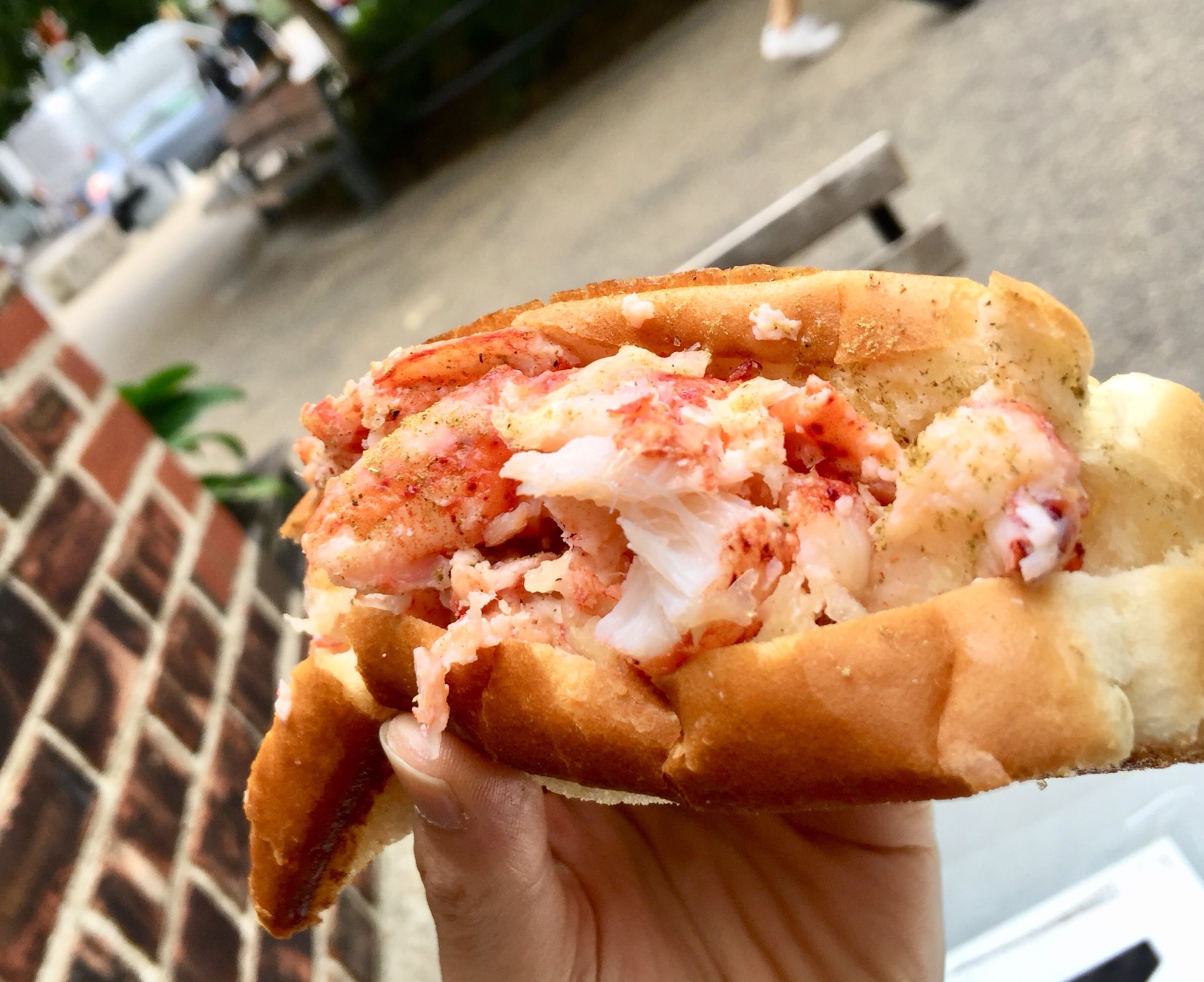 تويتر Ayumi Mitsukane على تويتر ニューヨークと言えば Part10 ロブスターロール 約19ドル ホットドッグサイズ Nyて食べた中で一番物価が高いと感じた瞬間 Ny Manhattan 営業 遊びじゃない ニューヨーク マンハッタン Usa アメリカ ルークス