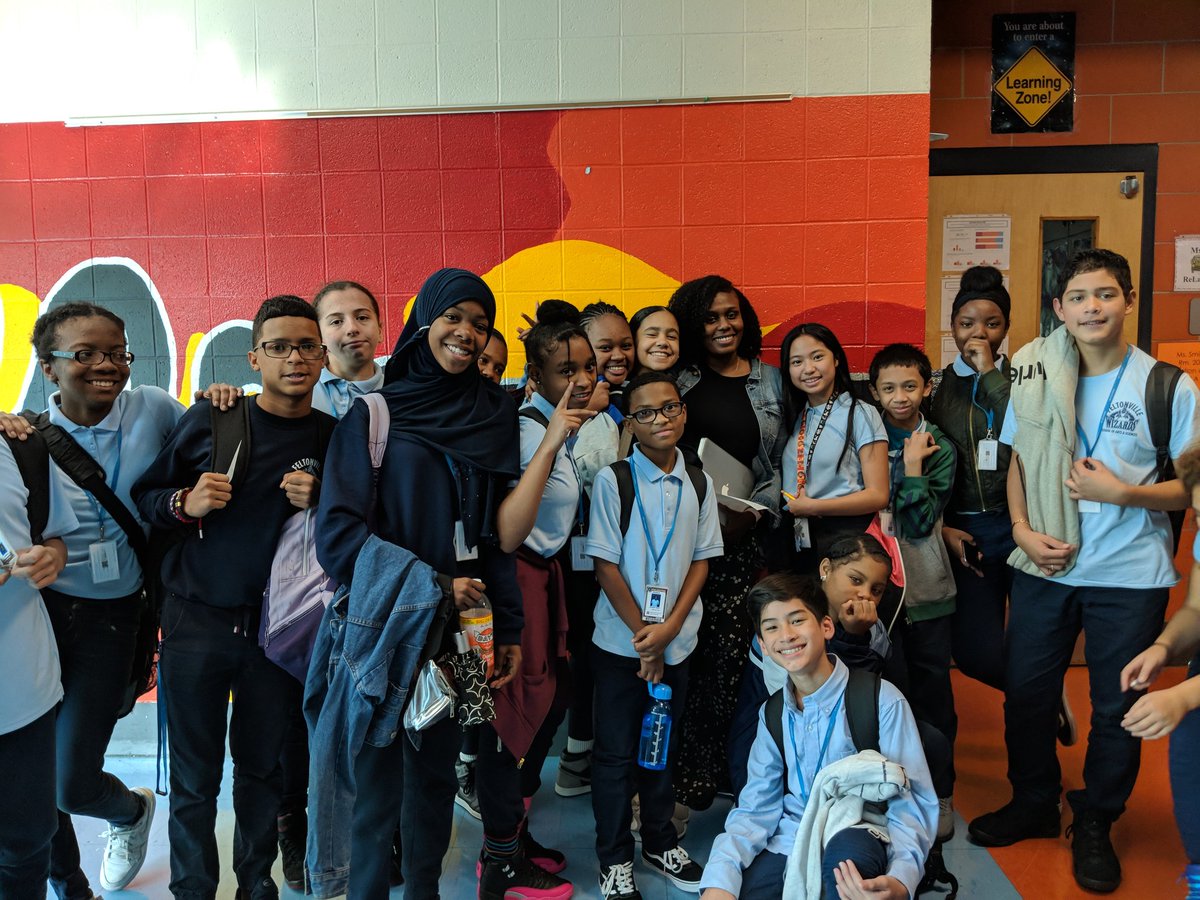 StefanieDiFran1's tweet image. When you are having a rough day and your 7th graders surround their teacher with love. #lovemykids #FSAS @PrincipalPiniat @phila_teach