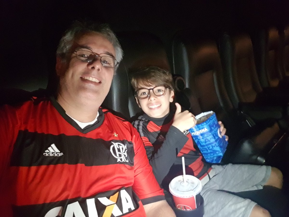 edsena's tweet photo. #copadobrasilnocinema Vamos Flamengo! https://t.co/HZXDpCB1b1