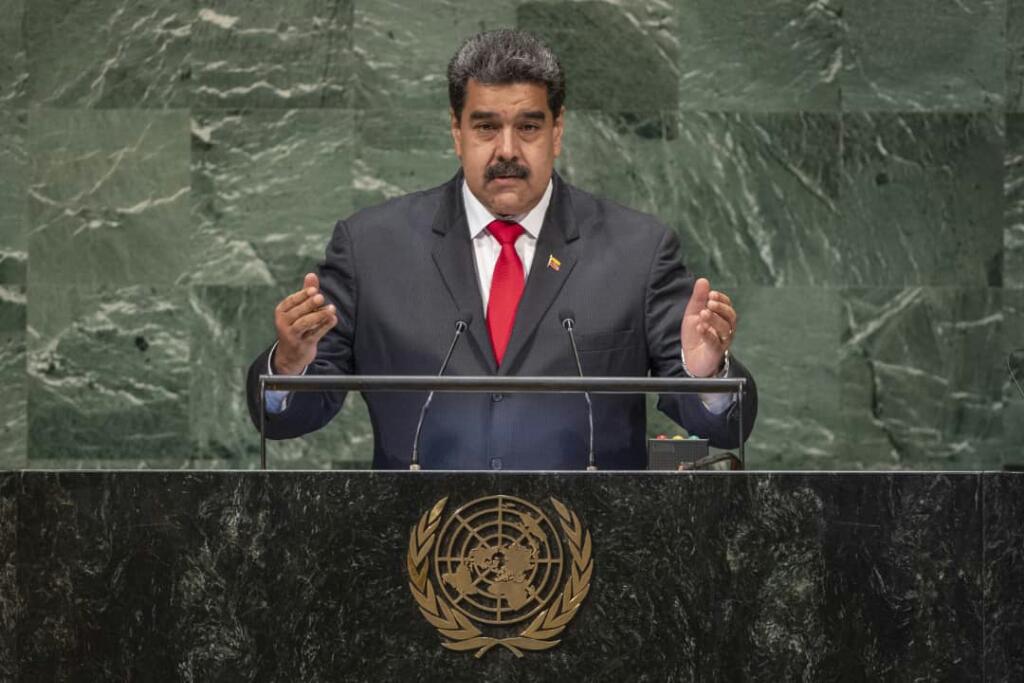 Iroschimajpsuv's tweet photo. Que grande es nuestro Presidente @NicolasMaduro! Digno hijo de nuestro Cmdte Chávez, gran discurso desde la 73°Asamblea General de la ONU eres un gran defensor de los derechos de los pueblos del mundo! Viva la Patria! Somos Pueblo libre y soberano! #VenezuelaAlzaLaVozEnLaONU https://t.co/BAqTrRRst0