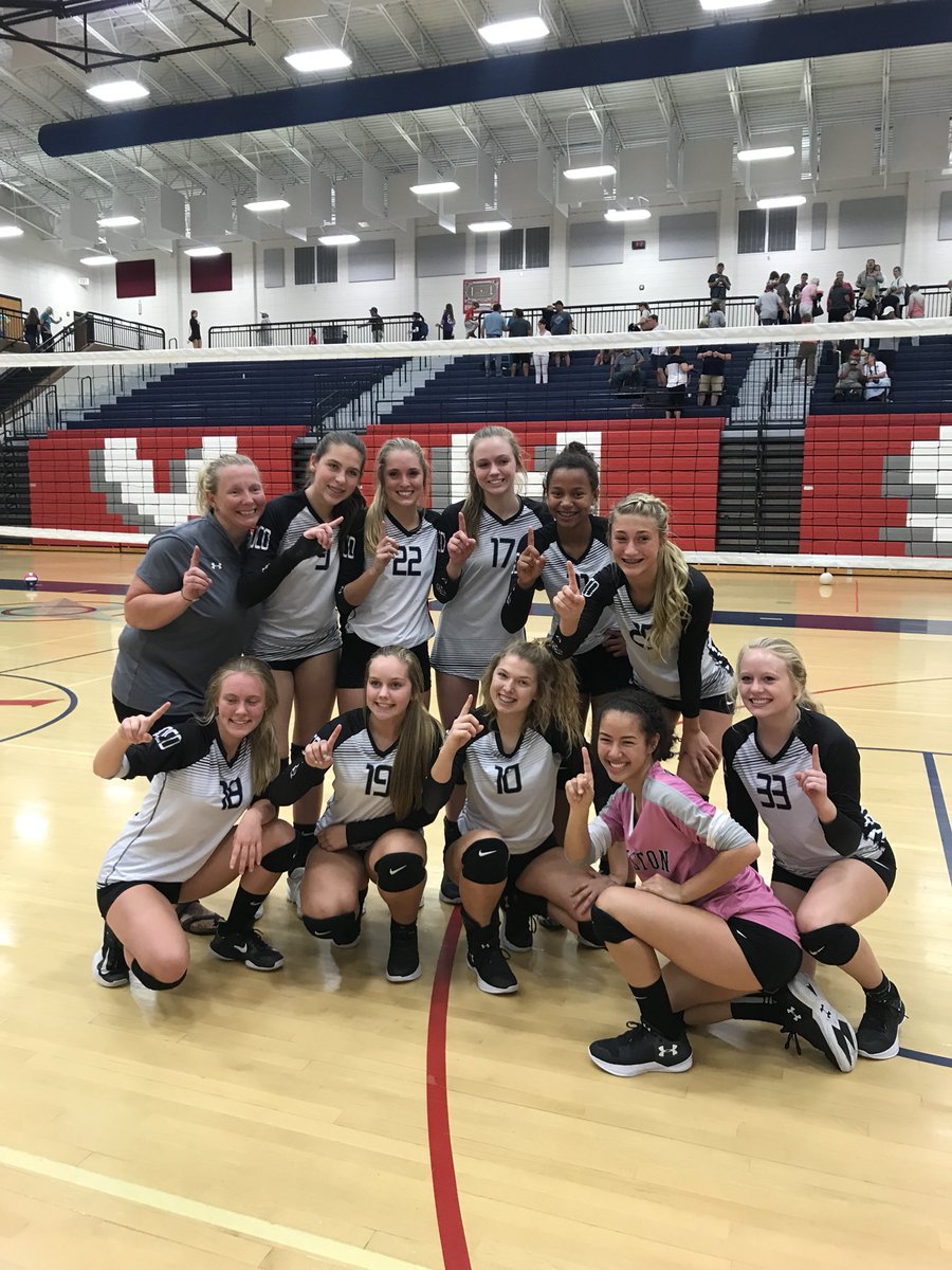 HocoLocos's tweet photo. Through adversity and bad calls, this team kept fighting till the end!!! Congrats to JV Volleyball, County Champs for the first time in school history!!!🐻⬇️😤 #DubSZN #GoBears #WeNumberOne @hoco_volleyball https://t.co/4f4OLrOqbh