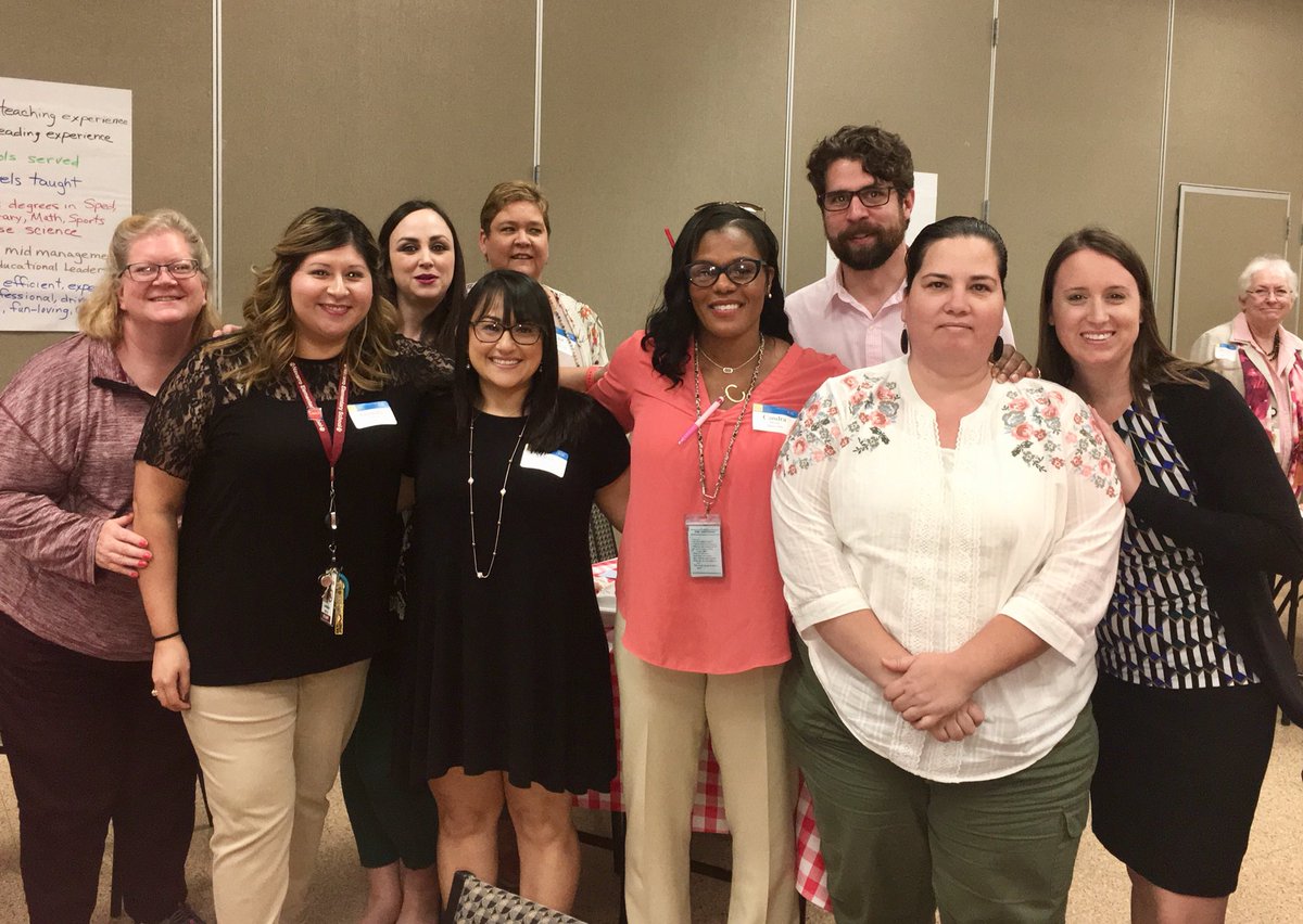 McgeeCandra's tweet photo. This is what the future of leadership looks like. #PCN28 Rocks! @Arlis_Ann @satcomjj @sreuwsaat @region13 https://t.co/6jVs4WbGJJ