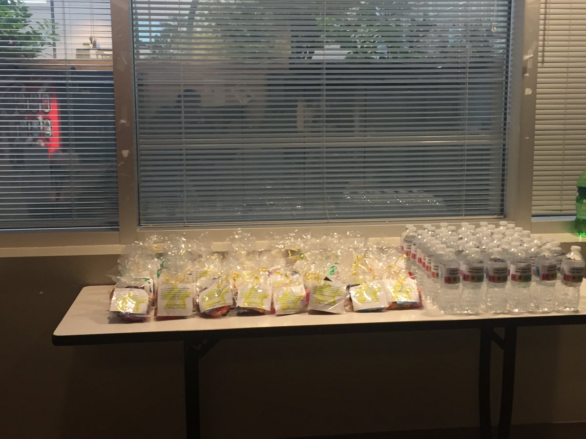 archildrensIPC's tweet photo. We see you @archildrens child passenger safety techs and advocates!  Here's a little token of our appreciation for helping make sure our families are traveling safe #TheRightSeat #CPSweek2018 #carseatsafety https://t.co/WO5aZIc0hv