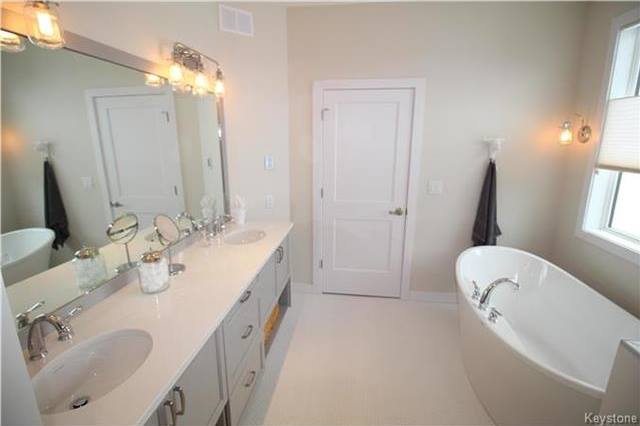 ayawinnipeg's tweet photo. The 2018 Fall Parade of Home is almost done! Make sure to stop by 19 Prairie Lane and check out the kitchen and bath. Contact us today at 204-414-3544 to get started on your dream kitchen or bath! #fallparadeofhomes #2018fallparadeofhomes #ayawinnipeg #ayakitchens https://t.co/R7JthW9Myf