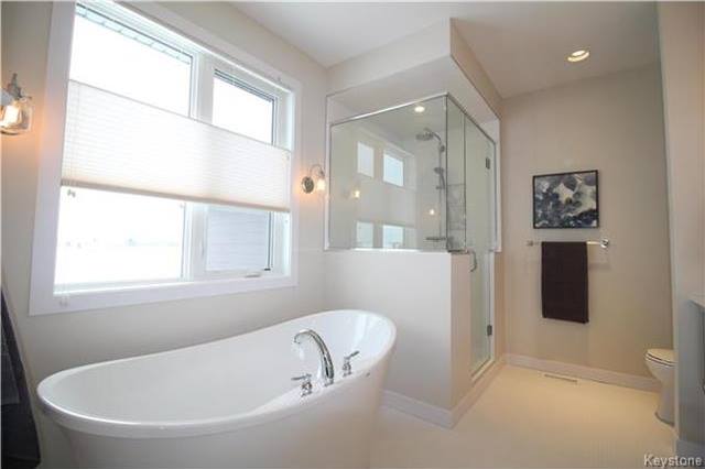ayawinnipeg's tweet photo. The 2018 Fall Parade of Home is almost done! Make sure to stop by 19 Prairie Lane and check out the kitchen and bath. Contact us today at 204-414-3544 to get started on your dream kitchen or bath! #fallparadeofhomes #2018fallparadeofhomes #ayawinnipeg #ayakitchens https://t.co/R7JthW9Myf