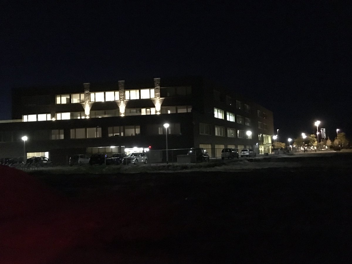 harrobosma's tweet photo. Topavond bij #mbocollegepoort Afronding project #vrijetijd en infoavond van #vrijetijd en #ondernemen voor ouders. Daarnaast kennis gemaakt met de ouders van de #roctop studenten. #vollebak #mooi @MBOAlmere https://t.co/J0B9DKx2vo
