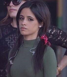 CAMlLASMILE's tweet photo. Tweet de apreciación de Camila con cara de orto. 

#CamilaCabello #TheFemaleArtist #PCAsp https://t.co/DpxLurahTJ
