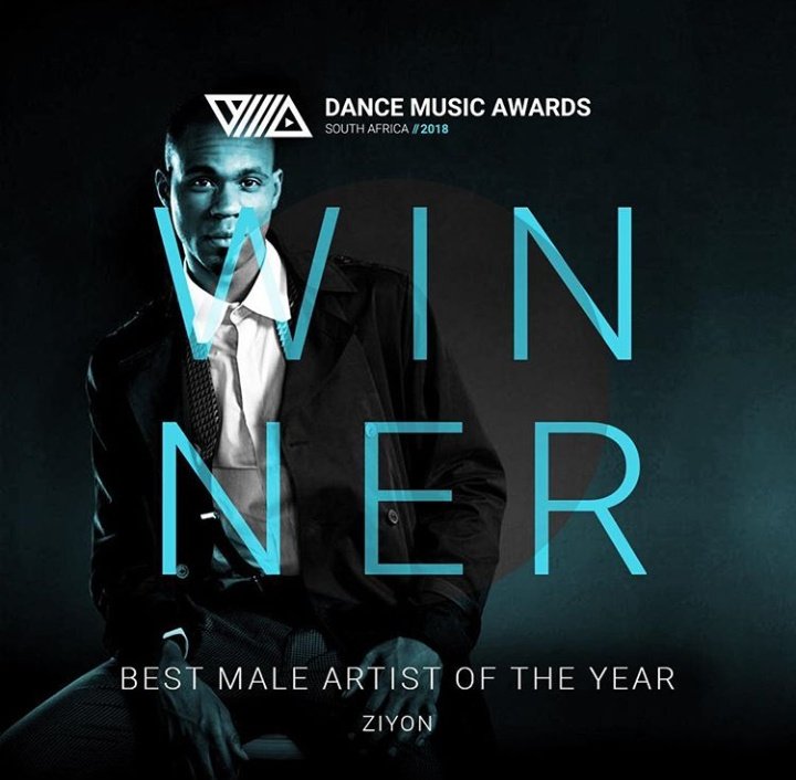 SkindeepJD's tweet photo. S/O to my bro @iamZIYON for winning Best Male Vocalist at the #DMASA2018 βοΈβοΈβοΈβοΈ https://t.co/fxsjWMbkNE
