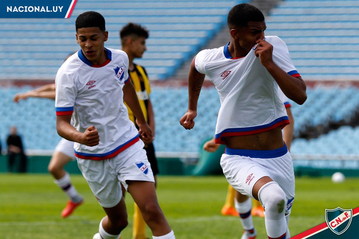 Nacional's tweet photo. ¡Los clásicos de Formativas son para la #CanteraInagotable! Nacional venció a Peñarol en las 5 categorías, consiguiendo 12 goles a favor y 4 en contra. 
Sub19: 3-2
Sub17: 2-0
Sub16: 4-1
Sub15: 2-1
Sub14: 1-0
#DaleBolso 🔴⚪️🔵 https://t.co/JKPeDo3RHn