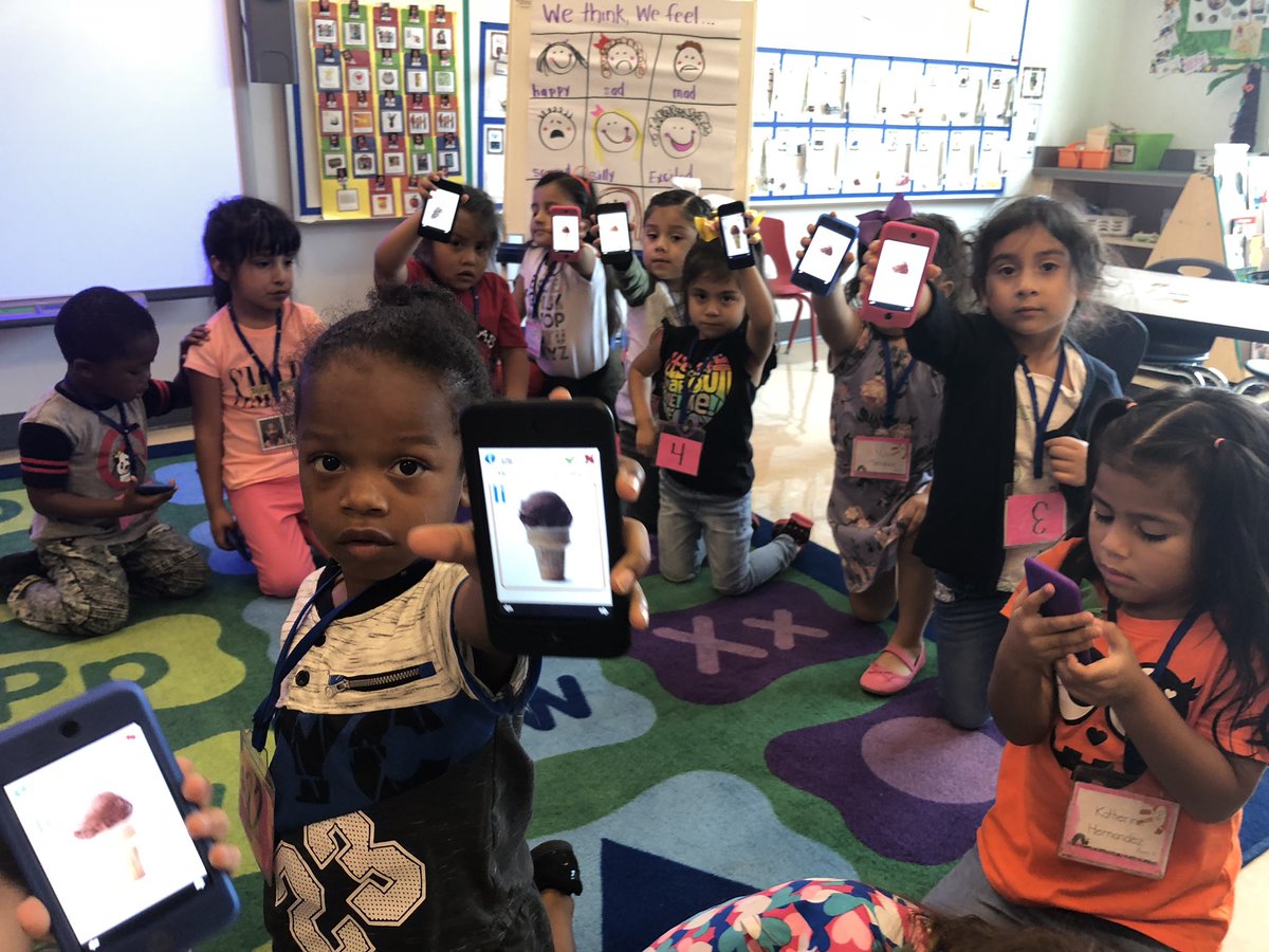 Tobi0822's tweet photo. Ss can learn letters/vocabulary on the #iTouch @FARIASECC #abcflashcards #Technologyforkids @HISDEdTech @HISDECH @TSANCHE1 @Mrs_Ledford @ms_nava1 https://t.co/FauIGoUoXT