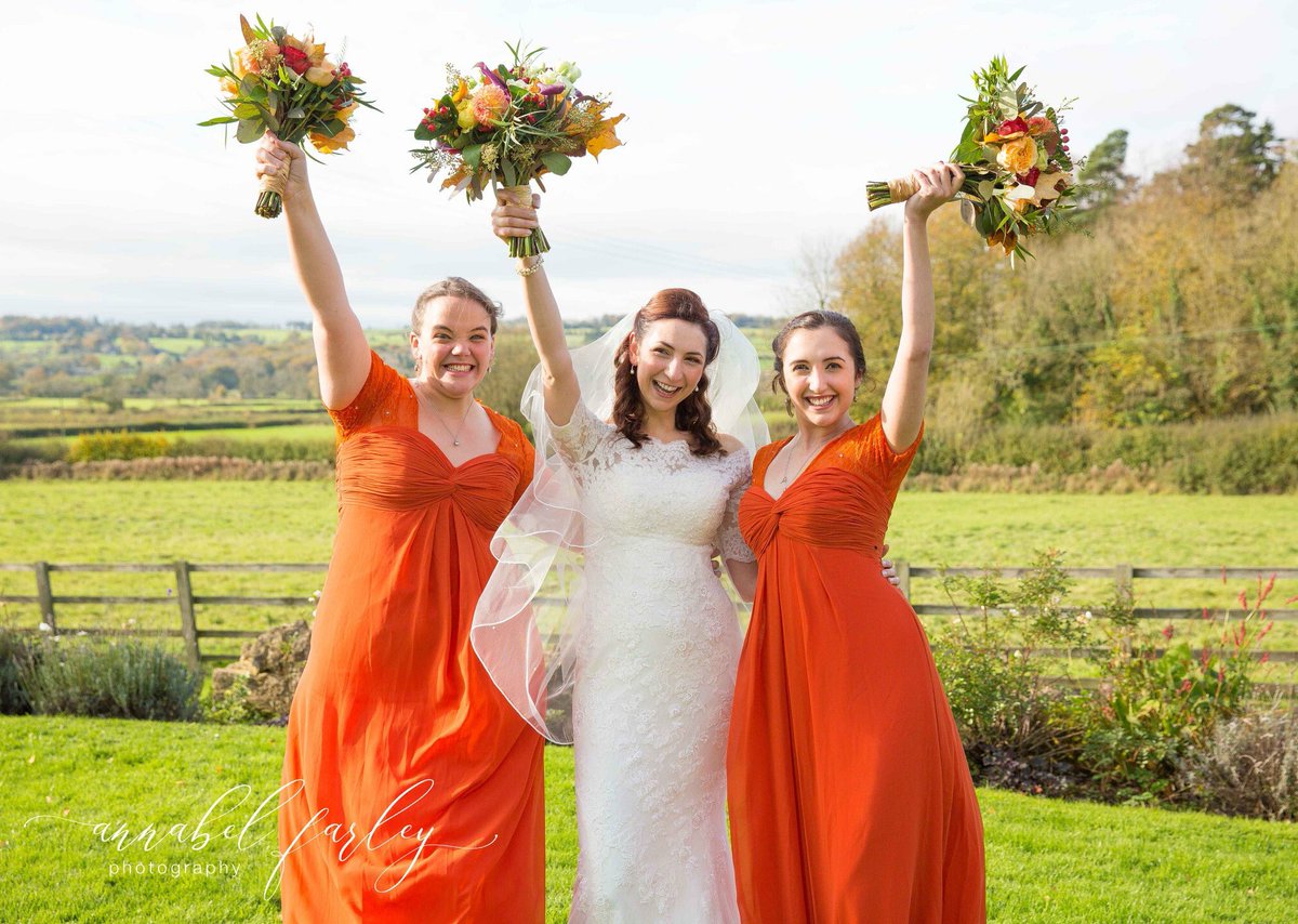 AnnabelFarley1's tweet photo. Are you ready for autumn colours?! These girls are! #weddinghour #hydebarn #WeddingWednesday https://t.co/6OmTIlwvb2