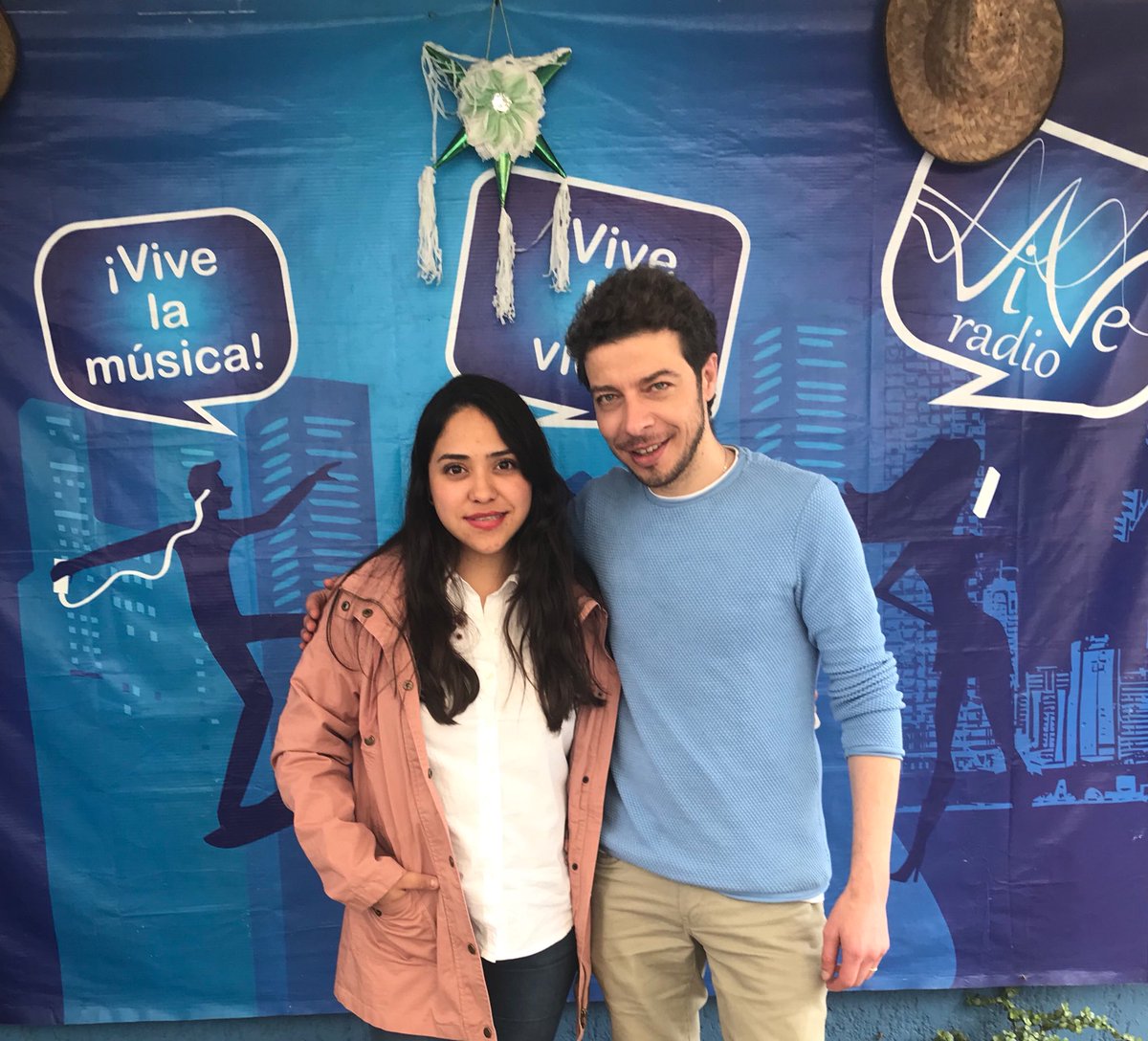 luiskoellar's tweet photo. Gracias Grecia, @viveradiomx y @Ya_EsHora por la #entrevista. Vayan a ver @malacopalapeli #malacopalapelicula que hoy es #miercolesdecine ! 
Estamos en @Cinemex y @Cinepolis https://t.co/eE3idQZk3Z