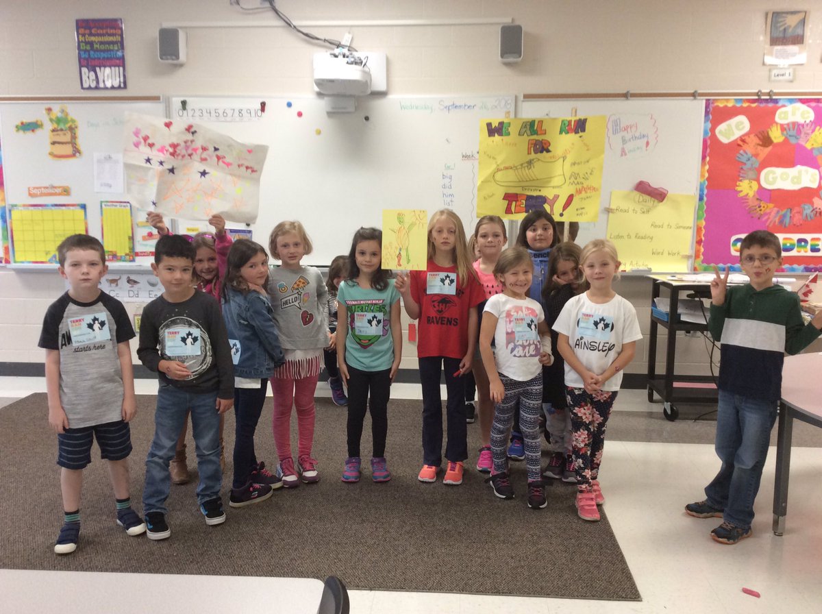 MrsHMerry's tweet photo. The Grade 1/2 students at Sacred Heart were so excited to show their appreciation for Terry Fox! @rockwoodheart https://t.co/GT0iisvsDG