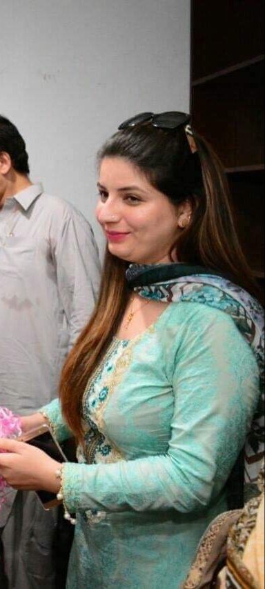 auntylover010's tweet photo. کیسی کیسی آنٹیاں سیاست میں ہیں ۔ قسم سے مرد سیاستداں بہت مزہ کرتیں ہوں  گیں  اس کو دیکھیں جسم کی ہر چیز کہ رہی ہے پکڑو اور رگڑ دو https://t.co/e1KVY72YNZ