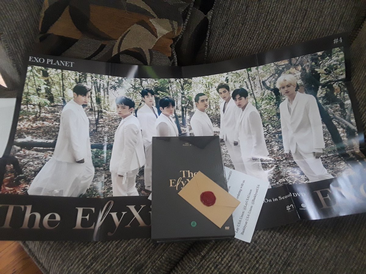 RhondaRhonda710's tweet photo. My ElyXiOn in Seoul DVD arrived today in perfect condition. Thank you @LayUSAUnion and @BaekhyunUsa! I GOT KAI!!!!! #EXOUSAUnionGO #ElyxionDVD https://t.co/kGwA4nU3qL https://t.co/eiWYtOLYHT