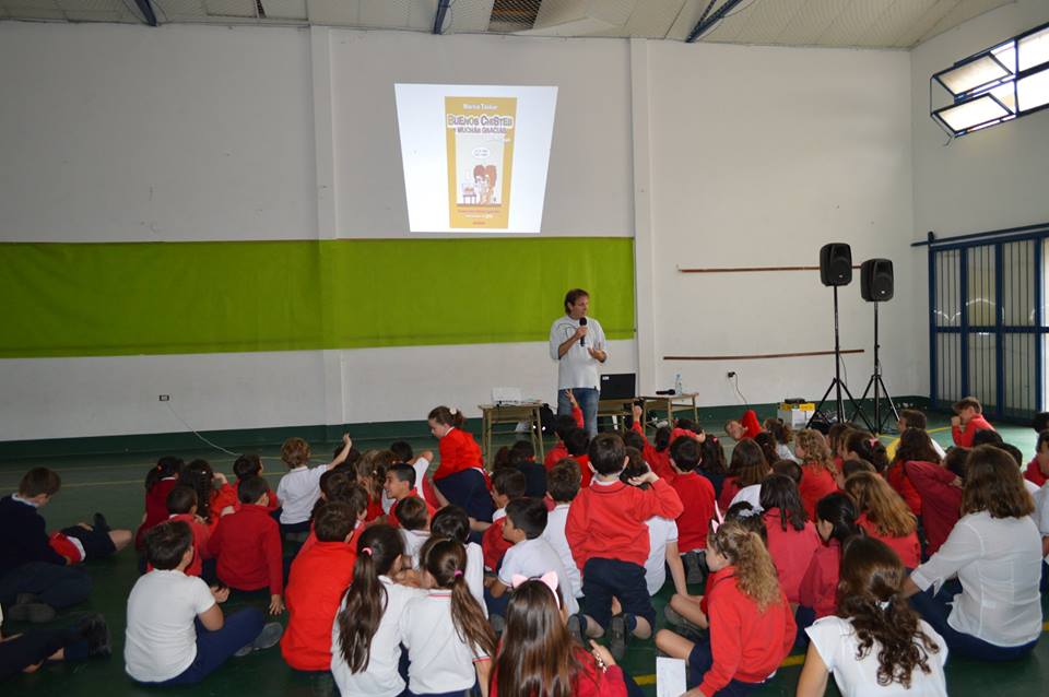 HumorTaskar's tweet image. Taller de humor en Ciudad de Salta. Copados los niños. Feliz el escritor. Vamos los chistes! @EdColihue