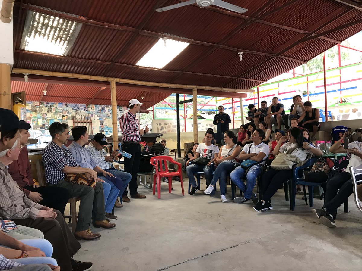 RuralCongreso's tweet photo. A esta hora desde #Tena Cundinamarca estamos en taller de Planeación Red #IESAC #Agroecología  #EducacionesRurales #Agroparque #SabioMutis https://t.co/P0zt6nCe6d
