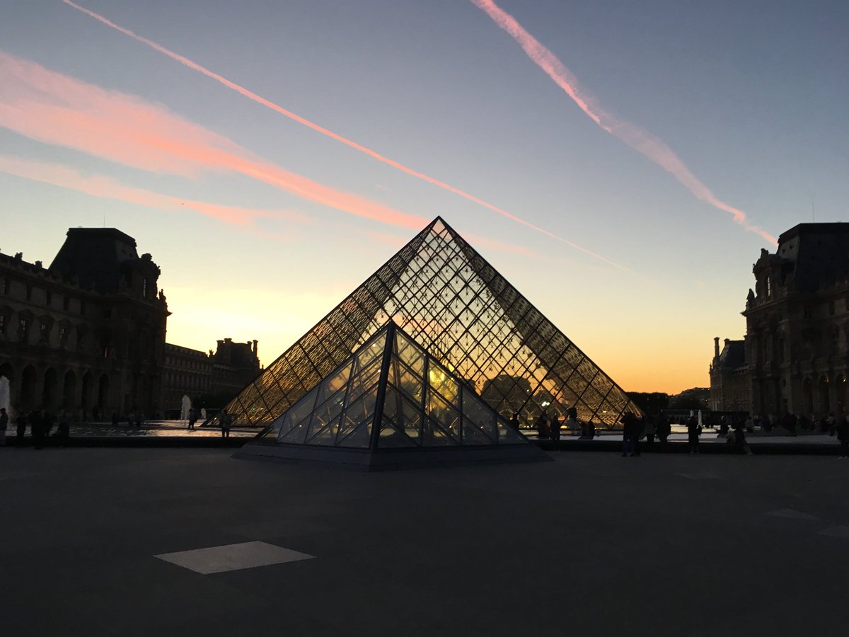 chargard2's tweet photo. Paris looking peachy. I’ve just heard @DunfordLutiste’s new Ensemble Jupiter for 1st time, &amp; they are truly fabulous https://t.co/L7bPlVFDiW