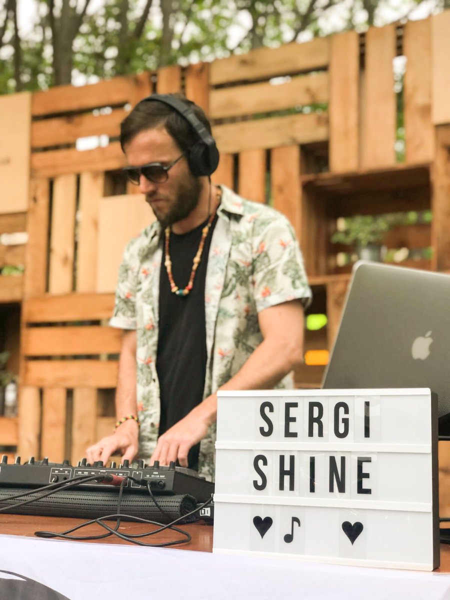 CafeArtesa's tweet photo. La Festa Major comença a L’Artesà!
Dijous típics especial amb @sergi_shine de DJ!
Súper Dijous a L’Arte!
Vindreu?
#josocdelarte #FmElPrat #lartesa #elpratdellobregat #DijousTipics https://t.co/TNSsx14xnf