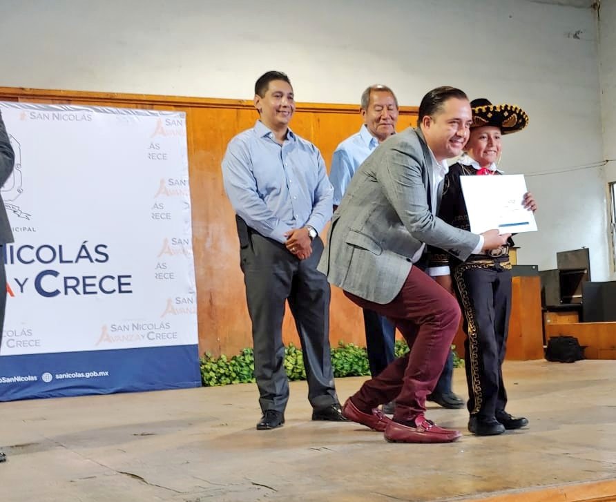 #FestivaldeCanto nivel primaria en la Esc #PlandeGuadalupe en la Col Villa Universidad, es así como él <a href="/GobSanNicolas/">Gobierno de San Nicolás</a> apoya al arte, la cultura y el entretenimiento!!! <a href="/Cicmty/">CIC</a> <a href="/metropoli_/">Periódico Metrópoli</a> <a href="/pmnoticiastv/">Pmnoticias.tv</a> <a href="/JMastrettaNL/">Juan Mastretta</a> <a href="/C_delaFuente/">Chris</a> @VictorFuentesSN <a href="/daniel_carrillo/">Daniel Carrillo Mtz</a> <a href="/_JaviHdz/">Javier hernandez</a>