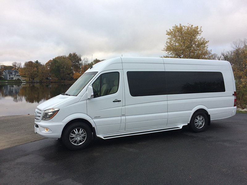 DolphinMtrCoach's tweet photo. Entering the ExecuJet™ Sprinter Mobile Office feels like you have transported into the cabin of a luxury private jet or a high-end office on Fifth Avenue. #vanlife #rv #roadtrip #luxury #rvliving https://t.co/2kjdaJJbzU