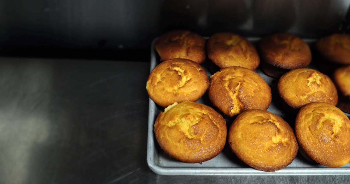 #FreshlyBaked Cornbread Muffins make the world go 'round.

📸 annika.leiknes