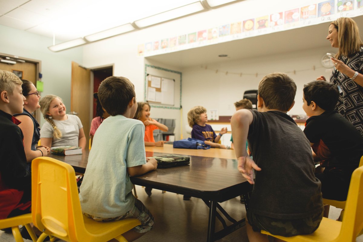 RiverTreeJax's tweet photo. Our TreeHouse Kidz volunteers have such amazing relationships with each and every kid. Want to make a difference in kids lives? Join our team at A Look Inside TreeHouse Kidz! This Sunday at 9:15AM in Room 206! We'd love to meet you and answer your questions about volunteering! https://t.co/daHFFD3MTx