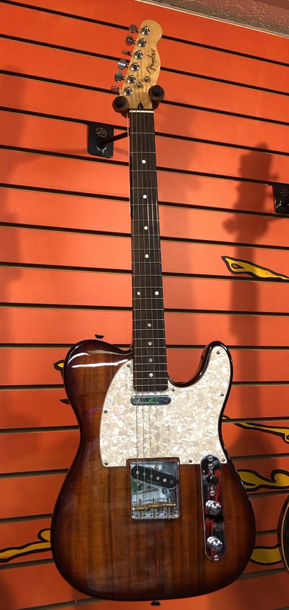 LarrysMusic's tweet photo. Come in and check out this classic looking @fender #Telecaster! https://t.co/5AVbjCuXOp
