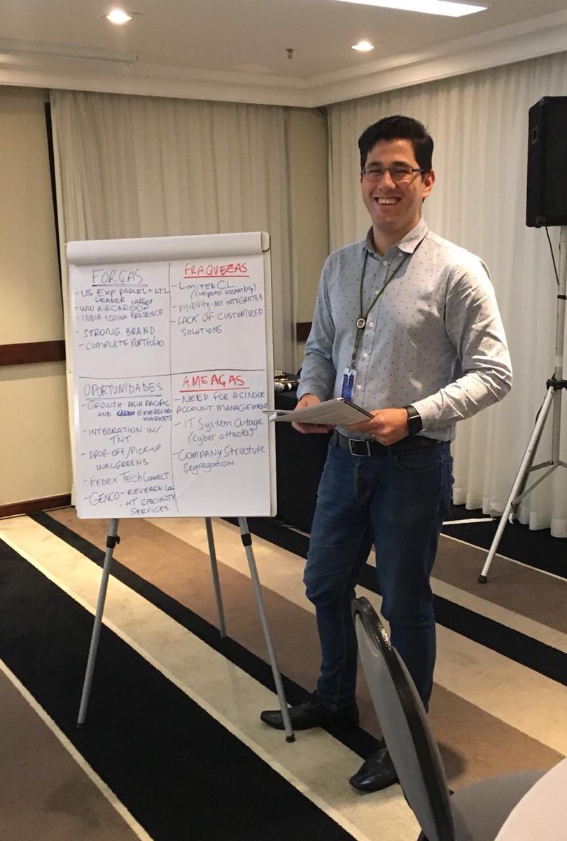 ClaraPolancoGuz's tweet photo. Dia 2 de #UPSDS em São Paulo revisando o que motiva nossas pessoas a aumentar a productividade @GeorginaBane @ErnspikerJulia @Stefani1Maureen @UPSers https://t.co/RMVHdBBccE