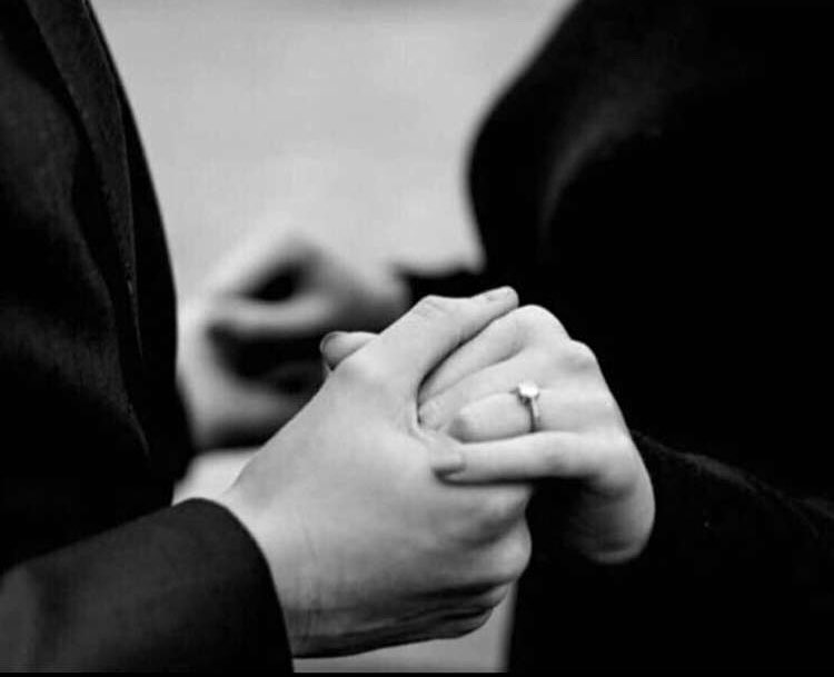 Toota110's tweet photo. الحُب لا يعني عِناق وقَبلات ،هو صدق وإهتمام وإكتفاء،بِِ شخص #يُغنيك_عن_العالم ." https://t.co/C010pNGKtQ