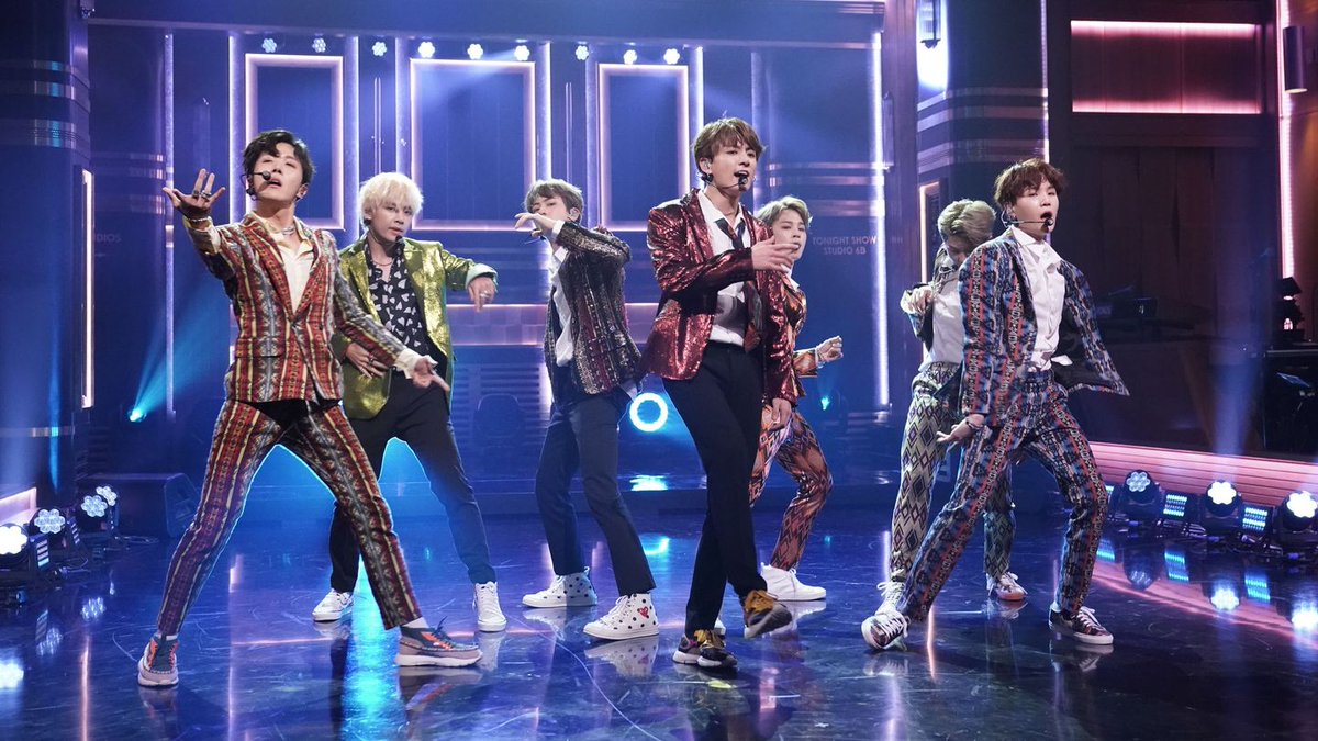 MTVNEWS's tweet photo. BTS Sing And Dance Their Way Into Jimmy Fallon’s Heart (But He Only Has Eyes For Jimin) https://t.co/8dIQdqLimb https://t.co/TgO2cMPhgc