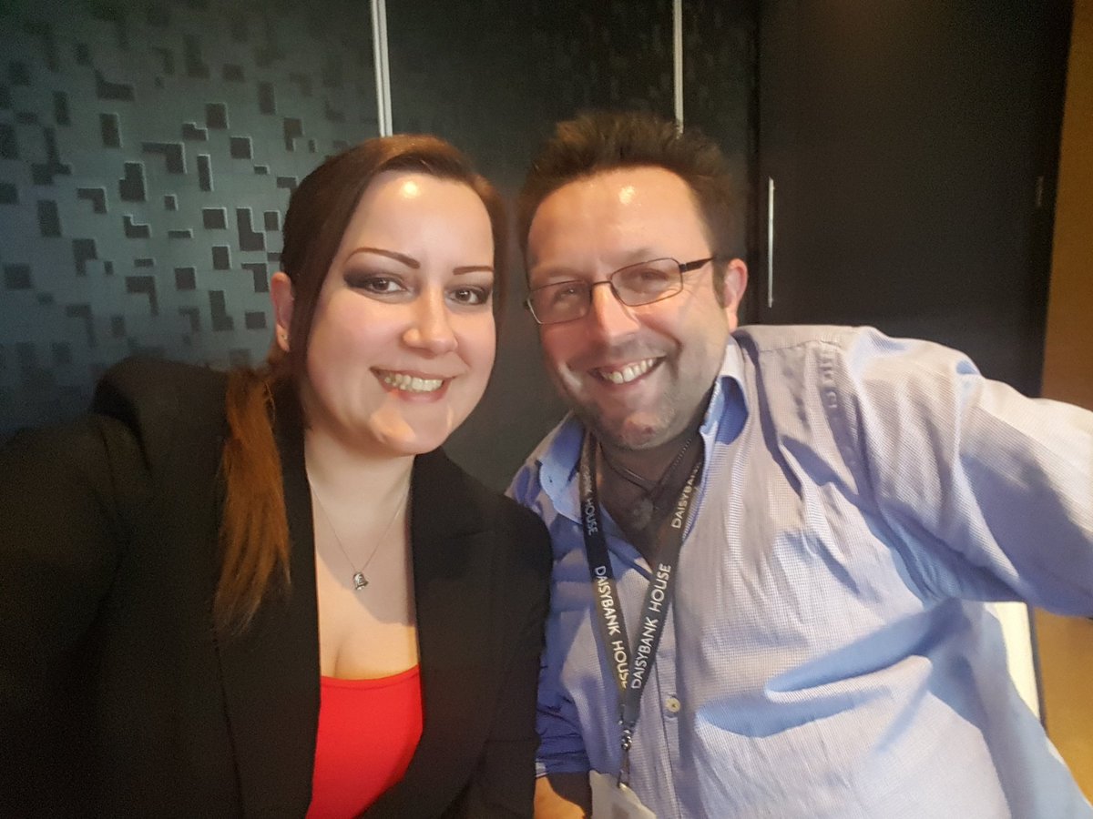 recruitarobin's tweet photo. Had a fab time @NakedNetworking with one of my besties @danielnj_dan who gave a fab 10 minute presentation on his business @YellowCircleWeb. These guys know their stuff! #Websites #SEO #marketing #branding https://t.co/y7Si82Twwh