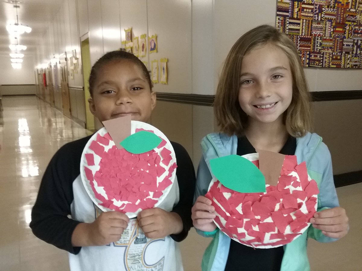 BetsyLoyd's tweet photo. MCES celebrating the legacy of Johnny Appleseed and the life cycle of an apple 🍎 #AllMeansAllMCSS #mcssteam #mcestigers https://t.co/DWsMOHuvqm