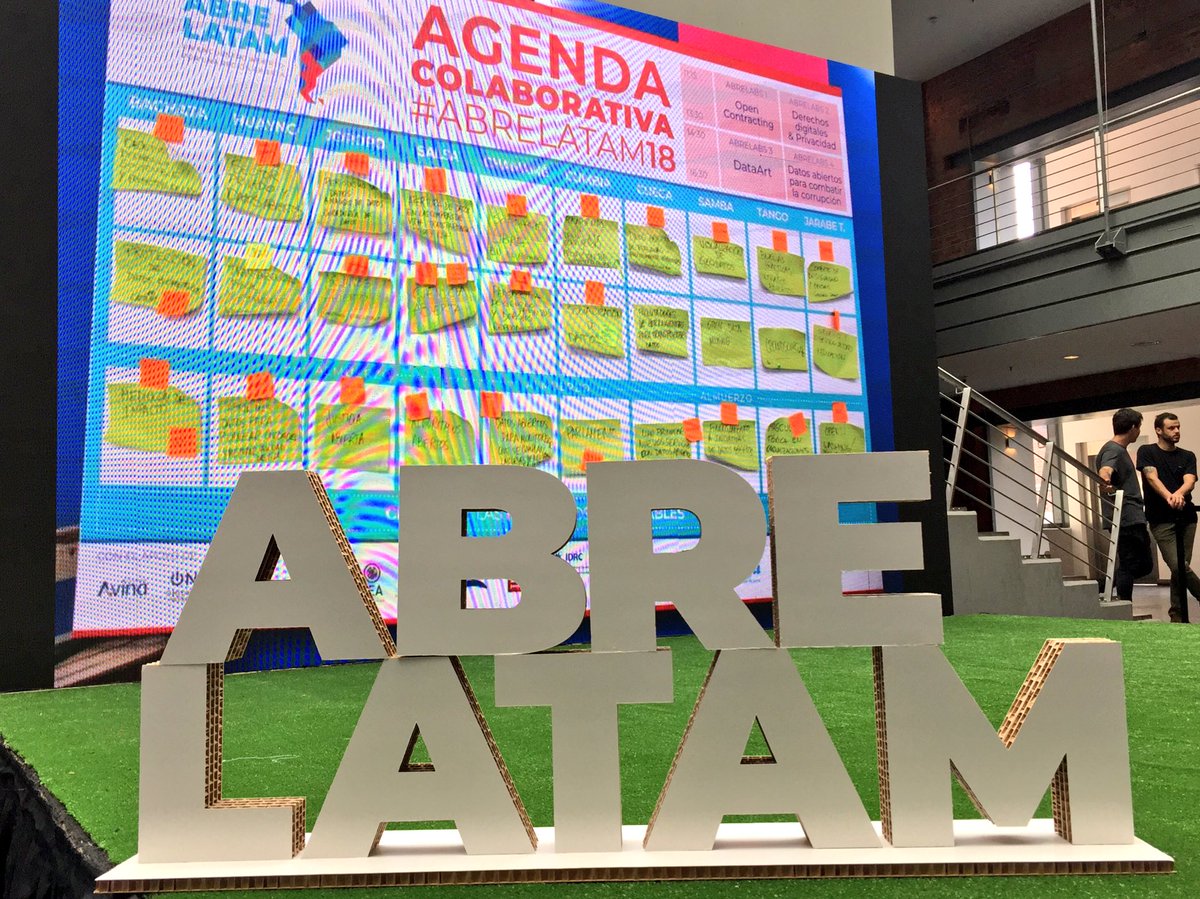 datalat's tweet photo. Nos encanta ser parte de la comunidad #Datera en Latinoamérica #OpenData #DatosAbiertos #ABRELATAM18 #Datalove #Datapasion #Datalateando 😍📊🇪🇨🕺🏽💃 https://t.co/VQ9OUsryBv