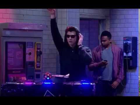 tastemendess's tweet photo. @ShawnAccess ME! #LostInJapanRemix https://t.co/35q9mQVSUt