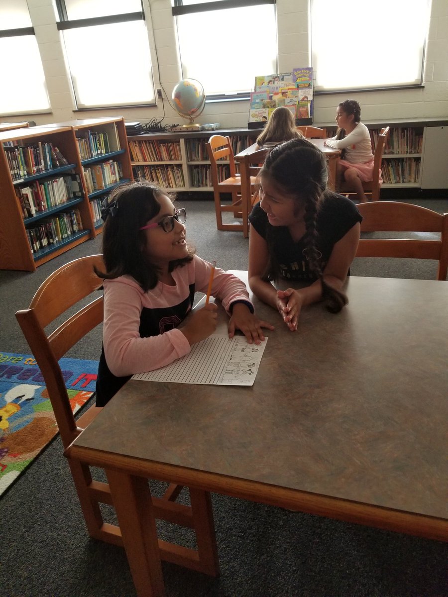 JanineMorganDou's tweet photo. Third graders are writing realistic fiction stories in library class. #chdreambuilders https://t.co/Lbr80opZgu