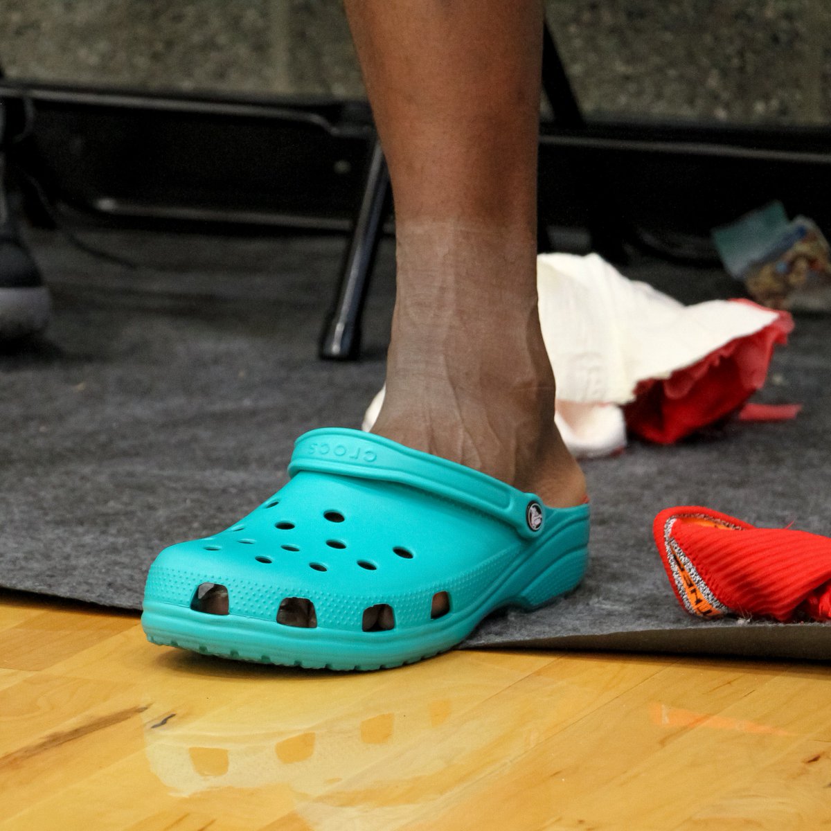 tiffany blue crocs