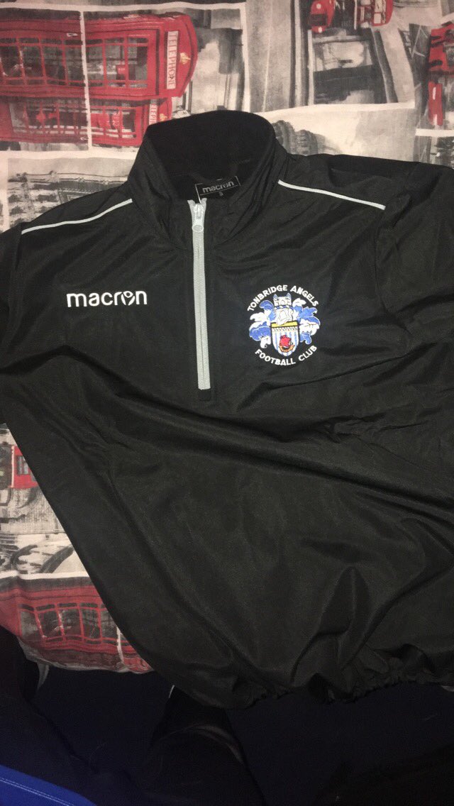 AngelsU18s's tweet photo. Kits have arrived this week! Looking smart. Massive thanks to Jump in (Tonbridge) for part sponsoring our kits and also thank you to everyone who donated to @DomWelsh3 ‘s sponsored run who also raised money towards the kit! ⚽️💙 https://t.co/DRAoMqgA6t