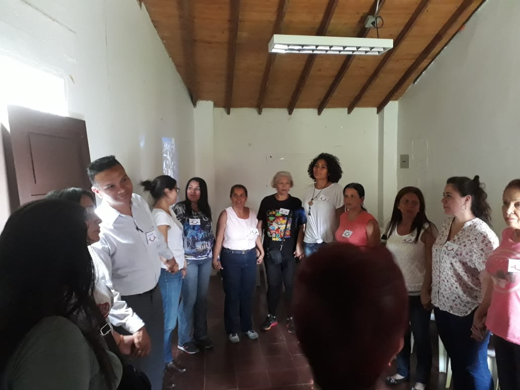 FUNCOESP's tweet photo. 2 Taller Duelo Migratorio, 15 Venezolanos que partieron por la opresión de su país @GobAntioquia @carlosbaute @Montanerevaluna @hora13noticias @dw_espanol @GobiernoEspanol @Telemedellin @BluRadioCo #conlosrefugiados #Porelvalordeunasonrisa #Funcoesp https://t.co/zcxoV0EnXf