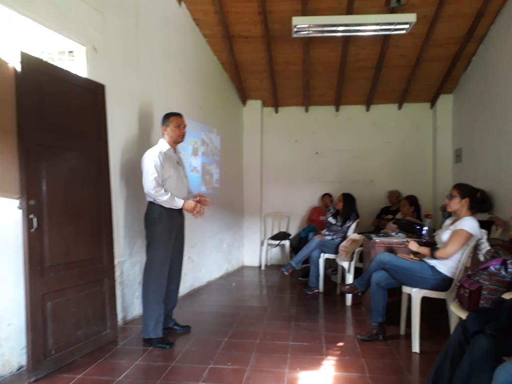 FUNCOESP's tweet photo. 2 Taller Duelo Migratorio, 15 Venezolanos que partieron por la opresión de su país @GobAntioquia @carlosbaute @Montanerevaluna @hora13noticias @dw_espanol @GobiernoEspanol @Telemedellin @BluRadioCo #conlosrefugiados #Porelvalordeunasonrisa #Funcoesp https://t.co/zcxoV0EnXf