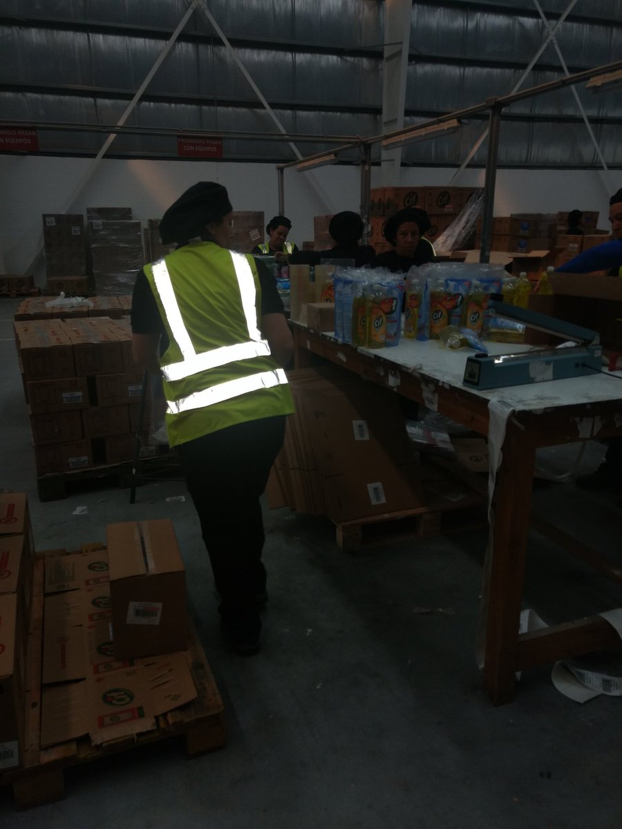 CINOI_UM's tweet photo. Hoy visitamos con el PESCM18 el depósito de #exologistica con operaciones exclusivas para @Unilever en #PoloOeste https://t.co/zbSxgeEuPI