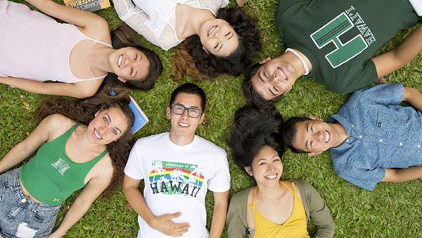 UHawaiiNews's tweet photo. 🗞️ UH News: 📈 Enrollment improves, largest @UHManoa freshman class, 💭 @archawaii students reimagine #Kalihi and more - https://t.co/v9WUVG8Qe0 https://t.co/pqSgnLKKaJ