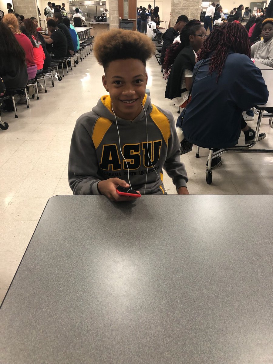 drmysavage's tweet photo. Check out our students @pdjacksonolin flexing in their future college gear for National GEAR UP Week @GEARUPBham #GEARUPWorks @BhamCitySchools https://t.co/dpKHwovljG