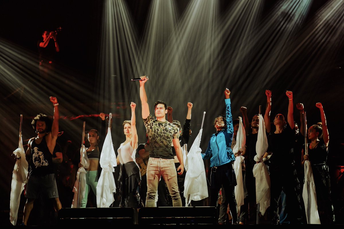 _CarlosRivera's tweet photo. Nuestro #GritoDeGuerra está a punto de resonar en el @auditoriomx Mañana es el gran estreno. ¿Serás parte de nuestra #Guerra? https://t.co/7Ou4lwUXu8