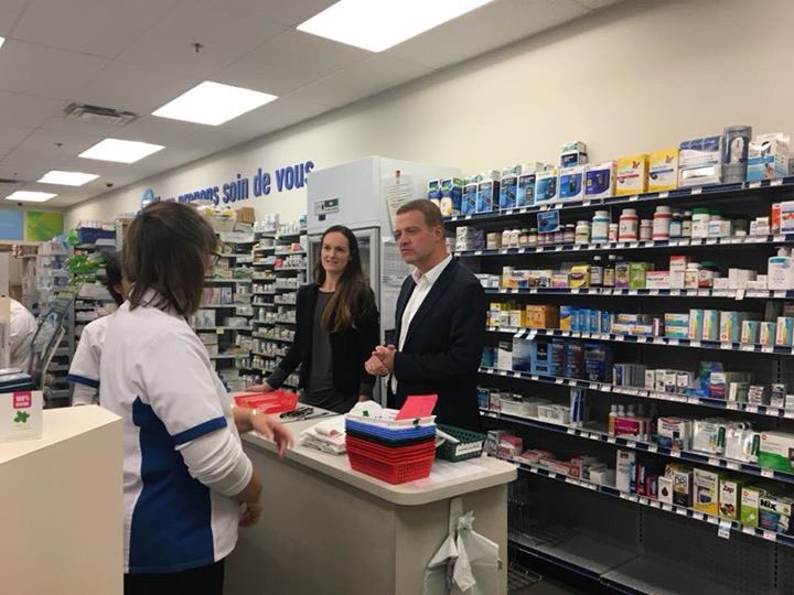 LucFortinSherby's tweet photo. C’est beau de voir une pharmacienne, une entrepreneure et une femme passionnée par son travail.
Je partage sa préoccupation d’offrir un + grand accès aux soins!
Merci à Esther Meilleur et son équipe pour l’accueil chaleureux! #sherbyluc #polqc #pol2018 #quebec2018 @PharmaprixQC https://t.co/sZXa4W4FLc