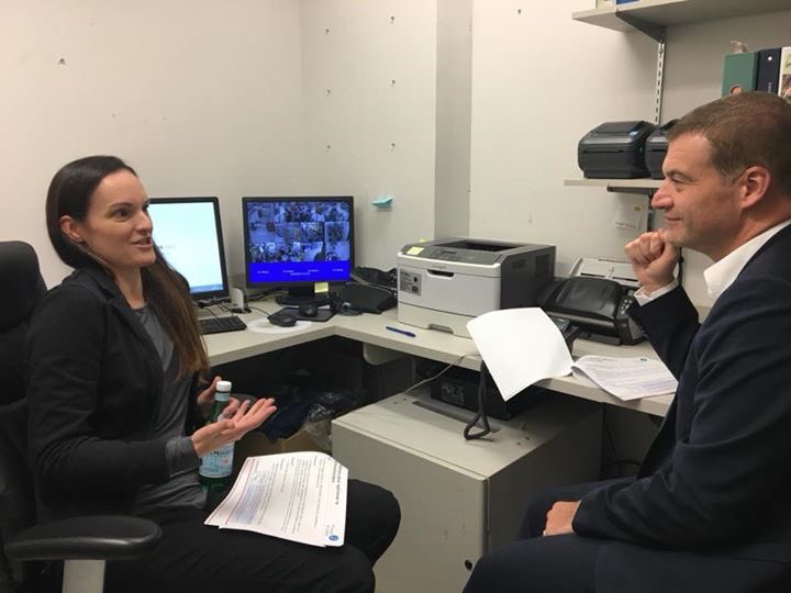 LucFortinSherby's tweet photo. C’est beau de voir une pharmacienne, une entrepreneure et une femme passionnée par son travail.
Je partage sa préoccupation d’offrir un + grand accès aux soins!
Merci à Esther Meilleur et son équipe pour l’accueil chaleureux! #sherbyluc #polqc #pol2018 #quebec2018 @PharmaprixQC https://t.co/sZXa4W4FLc