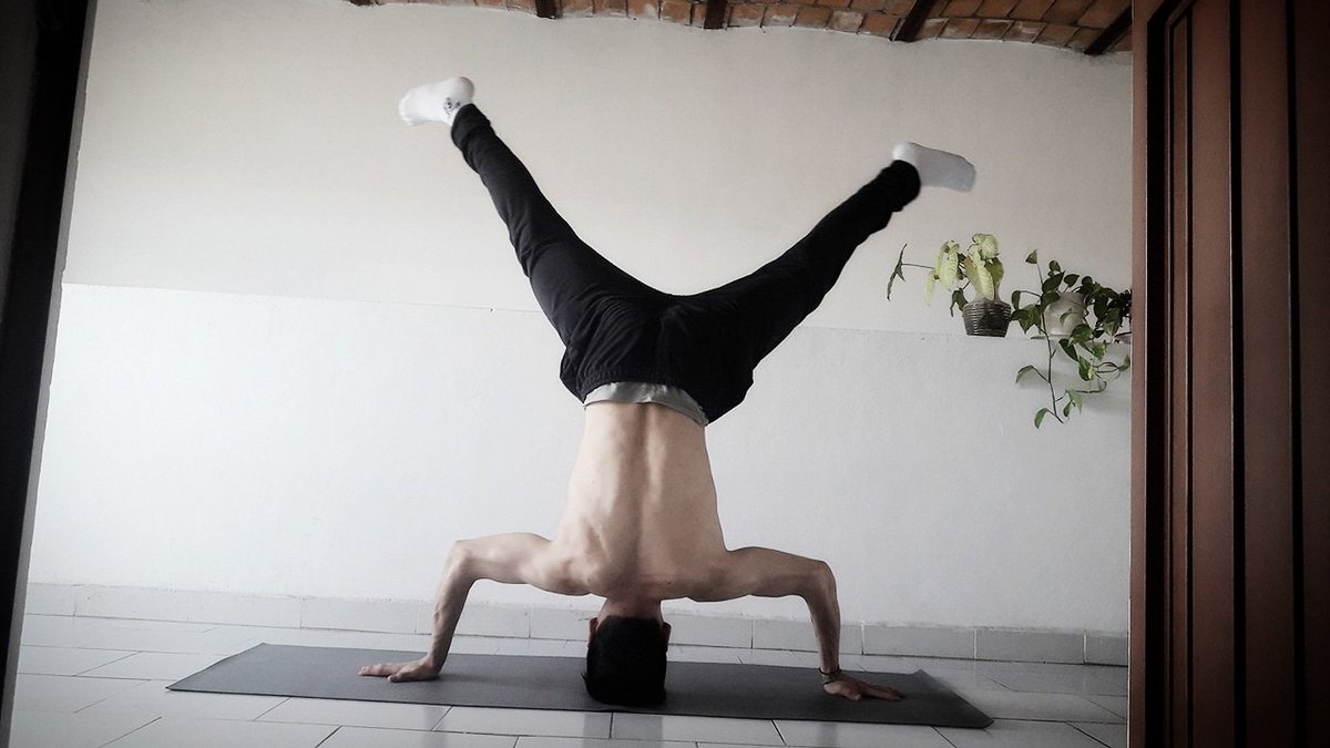 _inner_thought's tweet photo. Y aun cuando estoy cansado, sigo practicando, a eso le llamo yo DISCIPLINA. 🌟🕉❤🙏 .

https://t.co/Jp81mBpsRG #Yoga #Namaste https://t.co/ikKN8ITilD