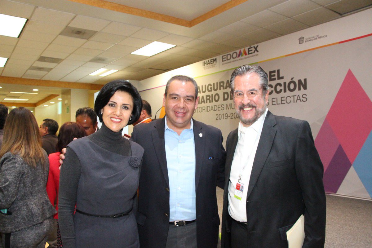 DESPOLedomex's tweet photo. Con la honrosa representación de la @SGGEdomex, el Subsecretario @jizquierdorojas participó en el Seminario de Inducción para Autoridades Municipales Electas 2019-2021 con el tema "La Coordinación del Gobierno del #EdoMéx y los Municipios en materia de Gobernanza" @alfredodelmazo https://t.co/mzHMeSz2xE
