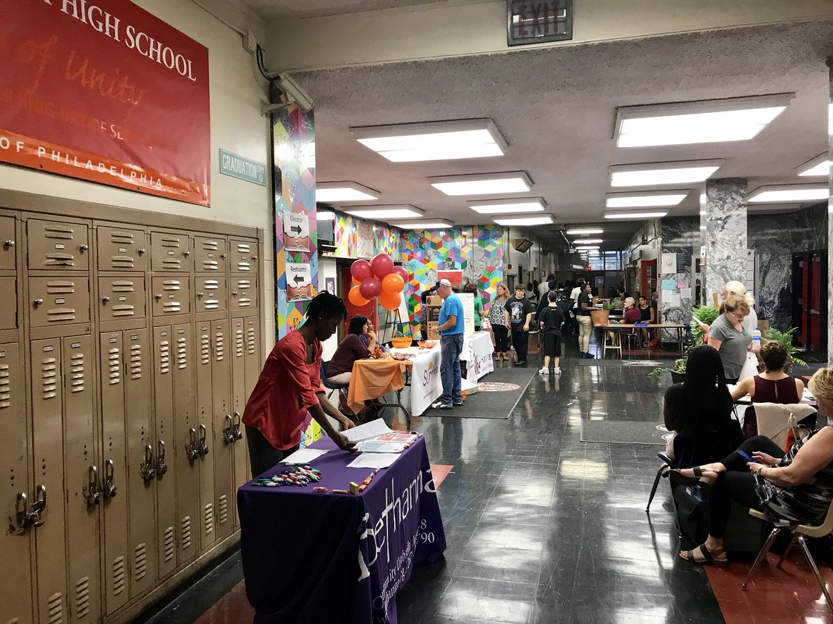 Back to School Night until 7:30 Pm- come to see us &amp; meet our Partners #CoordinatorsRock @JHarper_PHLMOE for supporting <a href="/PHLschools/">Philadelphia Schools</a> <a href="/SDPHighSchools/">PHLschools High Schools</a> 😊