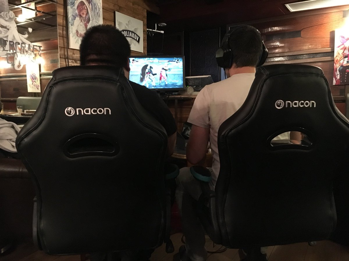 OvercraftCafe's tweet photo. Final du tournoi Tekken du jour! @NaconFR @OvercraftCafe #overcraft #tekken @Tekken_France @ZOWIEbyBenQ https://t.co/I3SFVZbhIZ